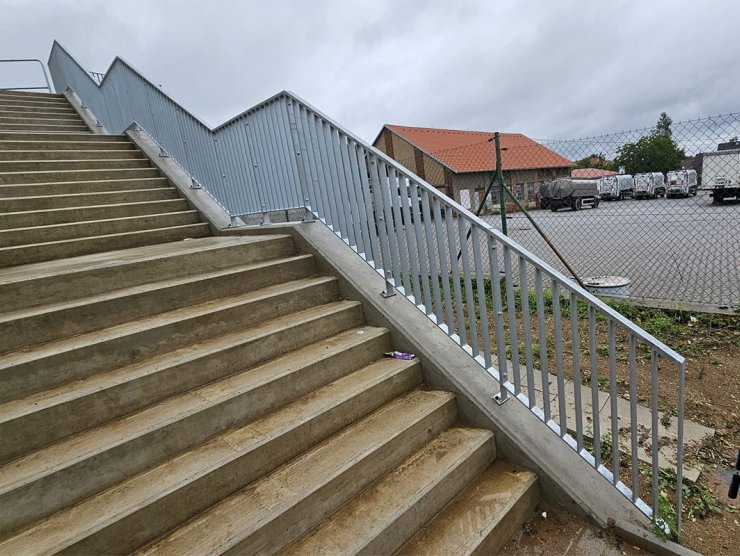 Zábradlí, brány a branky